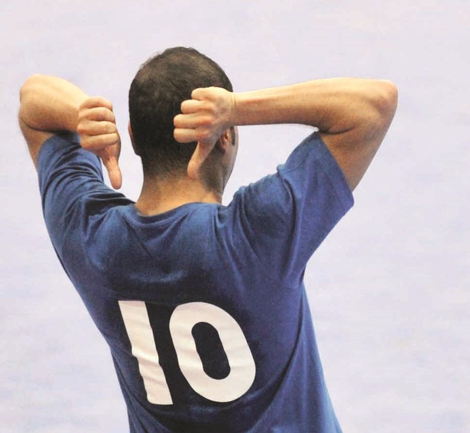 الغانم يحتفل بالهدف... 10 على 10