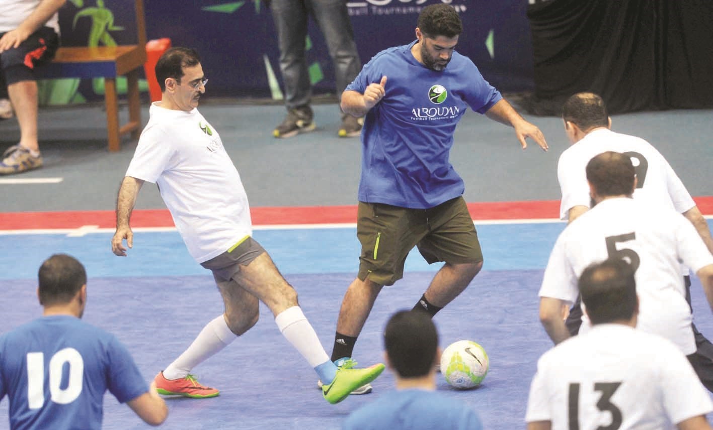 الطبطبائي يتجاوز عبداللطيف الروضان