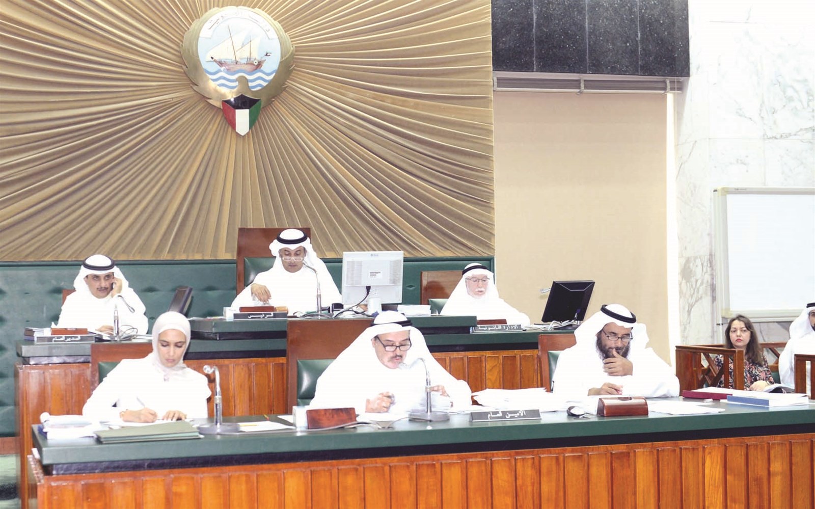 u062cu0627u0646u0628 u0645u0646 u062cu0644u0633u0629 u0627u0644u0645u062cu0644u0633 u0623u0645u0633 (u062au0635u0648u064au0631 u0632u0643u0631u064au0627 u0639u0637u064au0629)