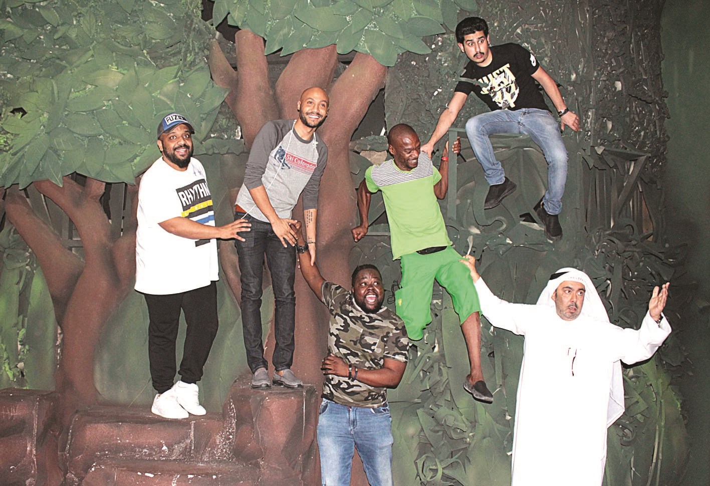 مشهد كوميدي جسده المسلم وفريقه أمام وسائل الإعلام