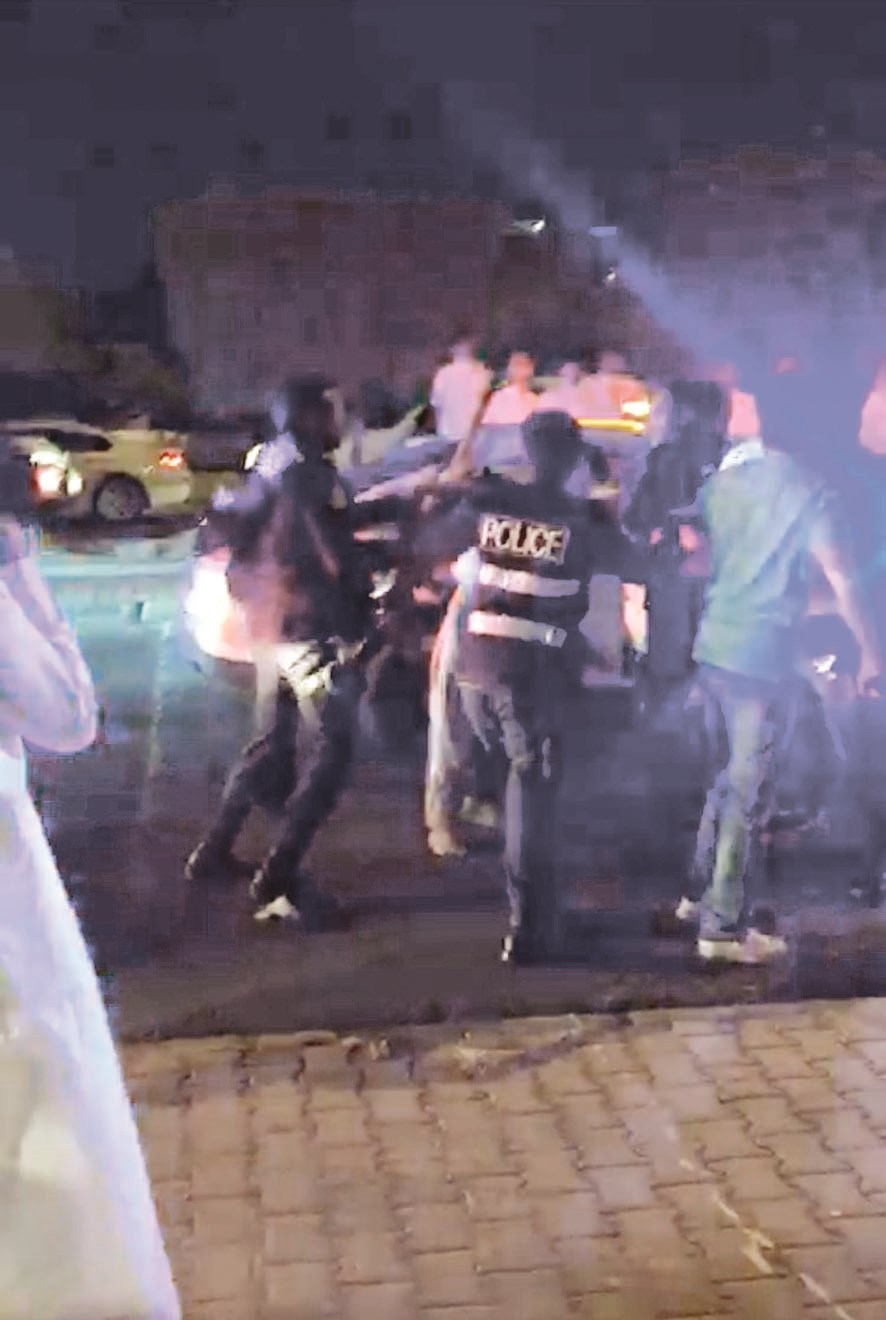 u0645u0634u0647u062f u0645u0646 u0627u0644u0627u0639u062au062fu0627u0621 u0648u062bu0651u0642u0647 u0645u0642u0637u0639 u0641u064au062fu064au0648