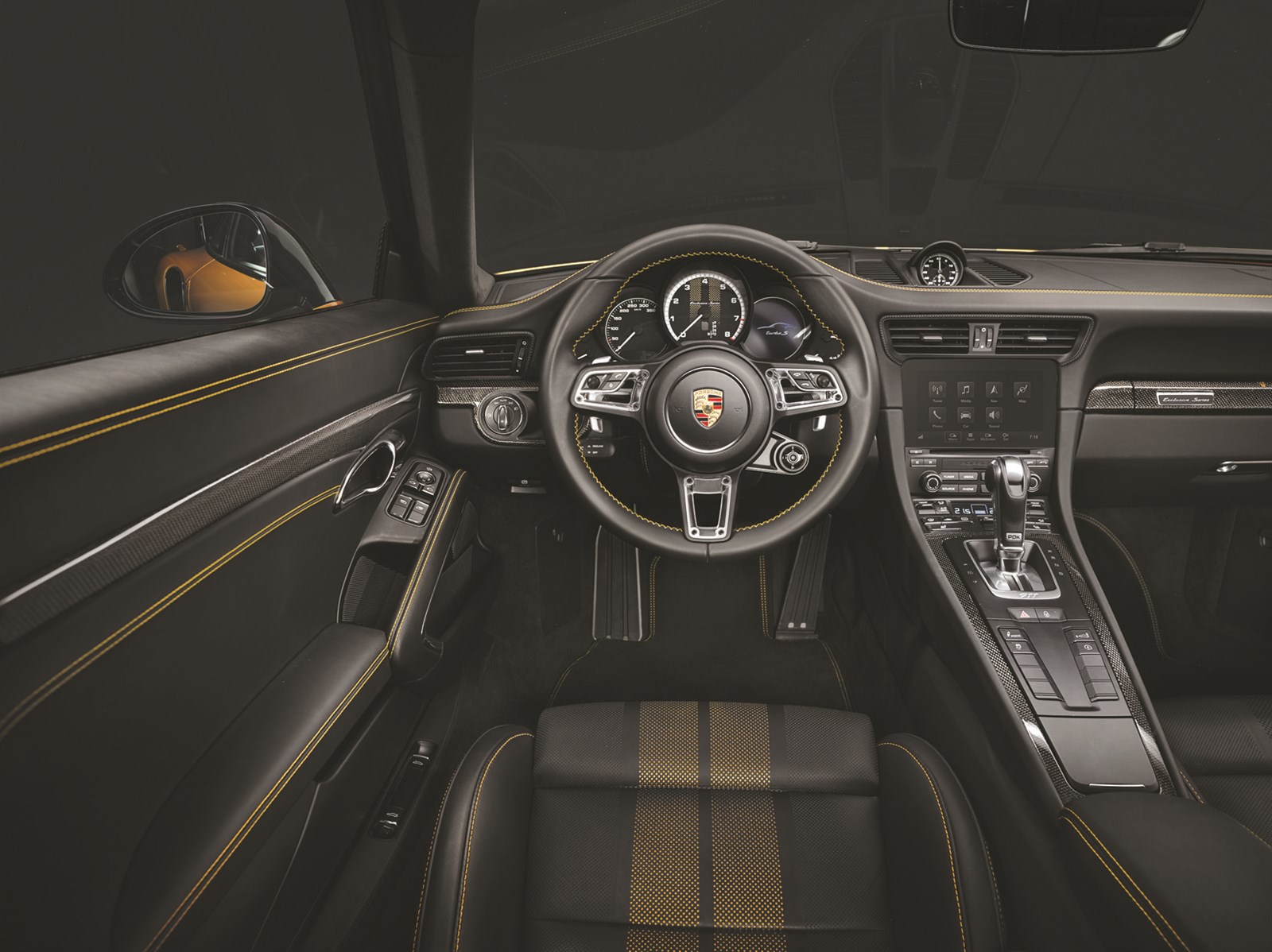 تقنيات ذكية داخل المقصورة