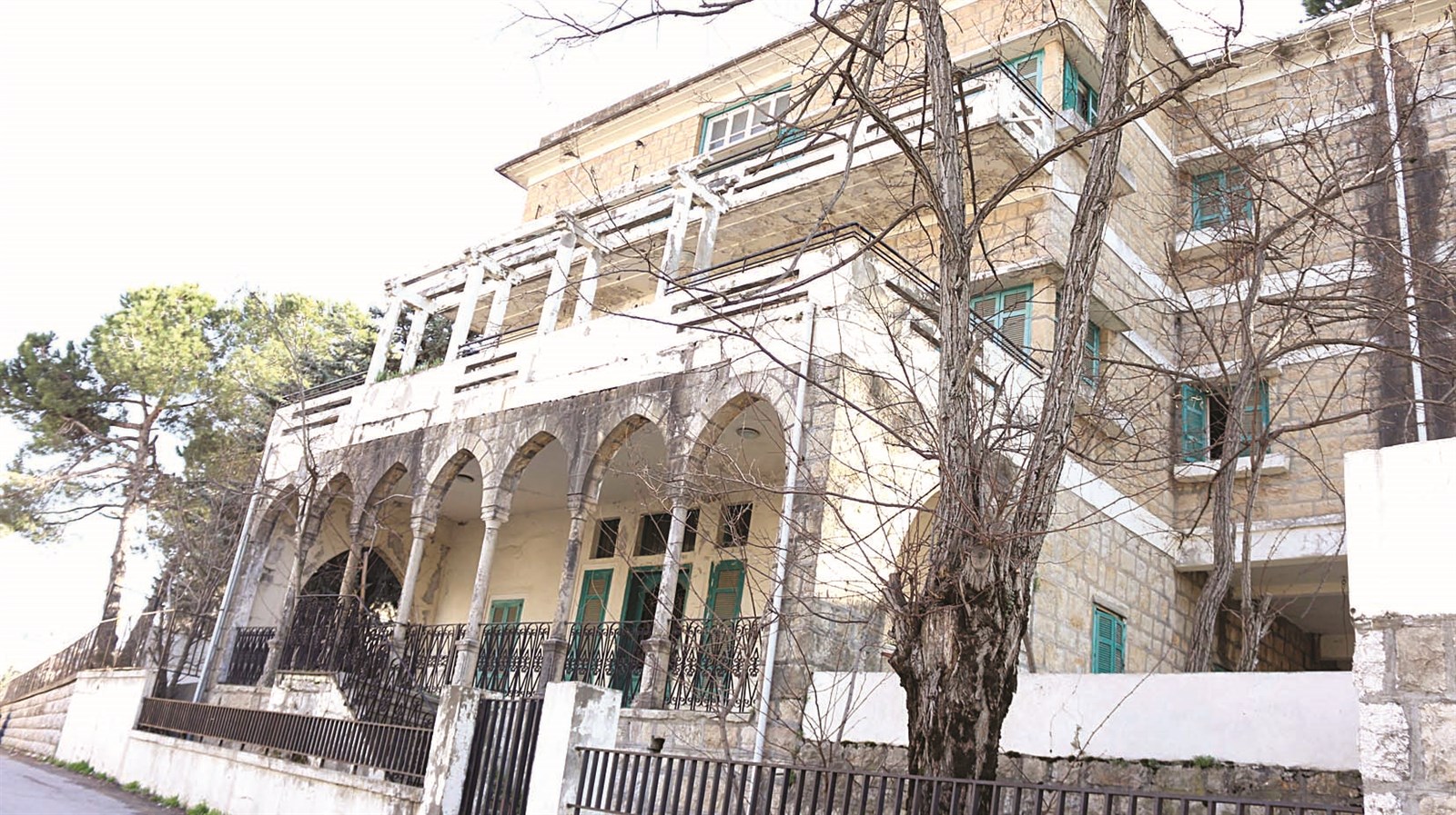 ... ومنزل لعائلة صفرا في بحمدون