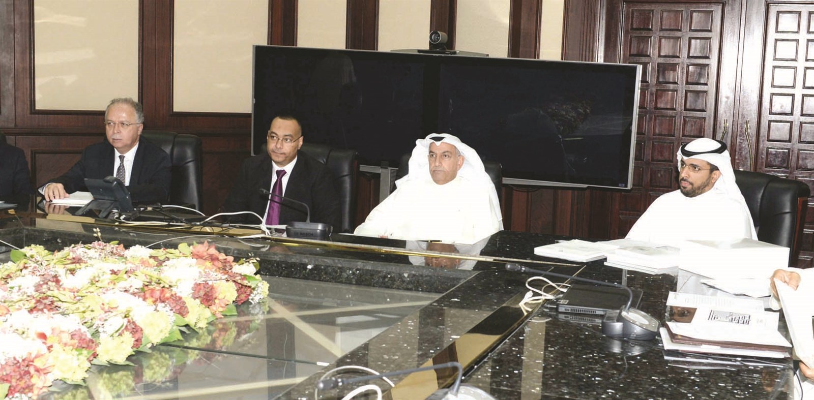 u0627u0644u0639u064au0628u0627u0646 u0645u062au0631u0626u0633u0627u064b u0627u0644u0627u062cu062au0645u0627u0639 (u062au0635u0648u064au0631 u0632u0643u0631u064au0627 u0639u0637u064au0629)