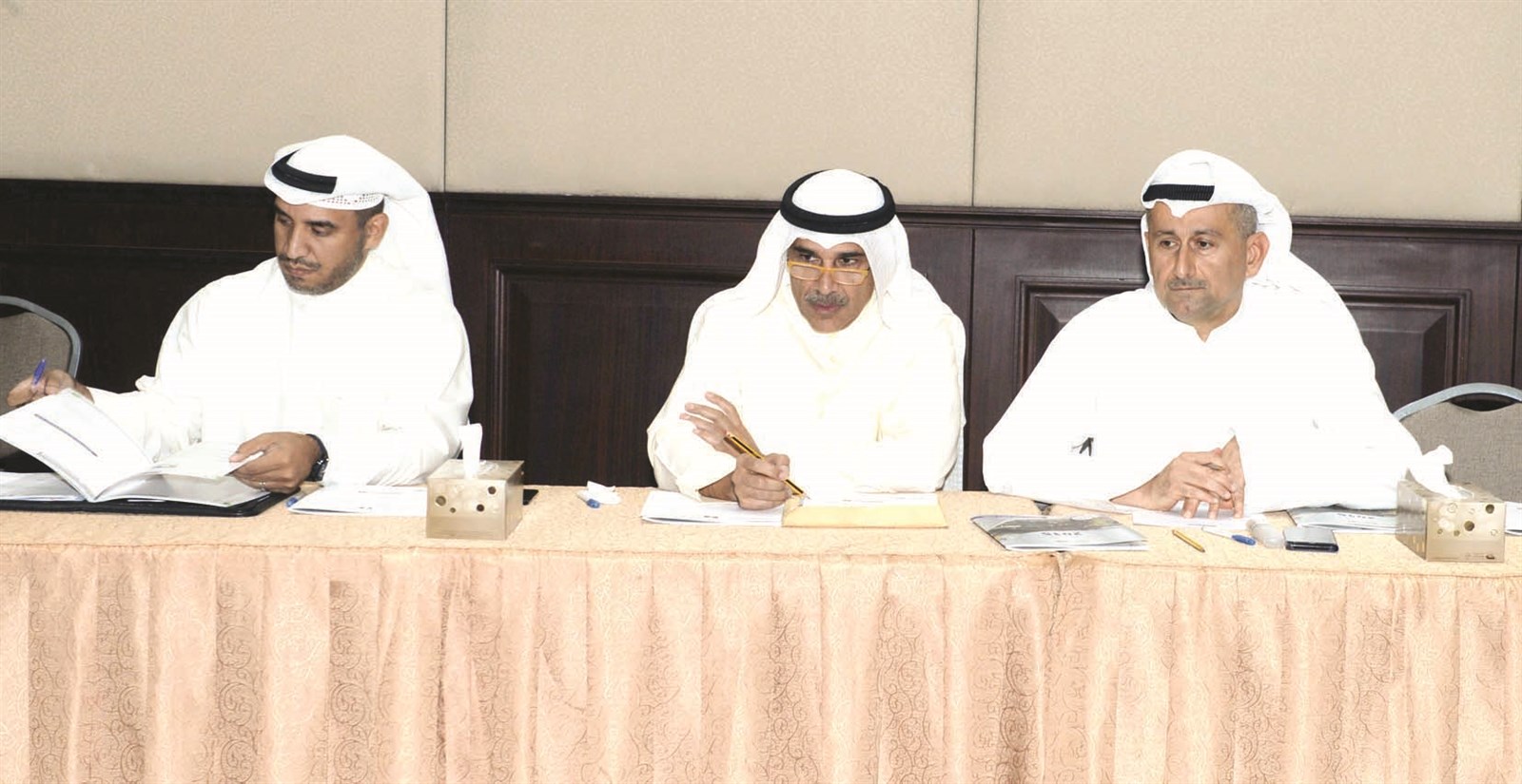 u0628u0647u0628u0647u0627u0646u064a u0645u062au0631u0626u0633u0627u064b u0627u0644u0639u0645u0648u0645u064au0629 (u062au0635u0648u064au0631 u0632u0643u0631u064au0627 u0639u0637u064au0629)