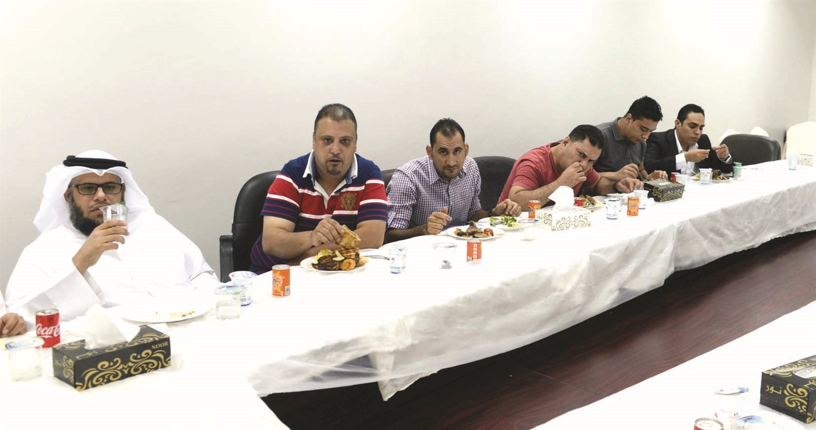 جانب من الإفطار الجماعي (تصوير زكريا عطية)