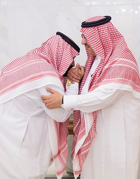 الأمير محمد بن نايف يبايع الأمير محمد بن سلمان