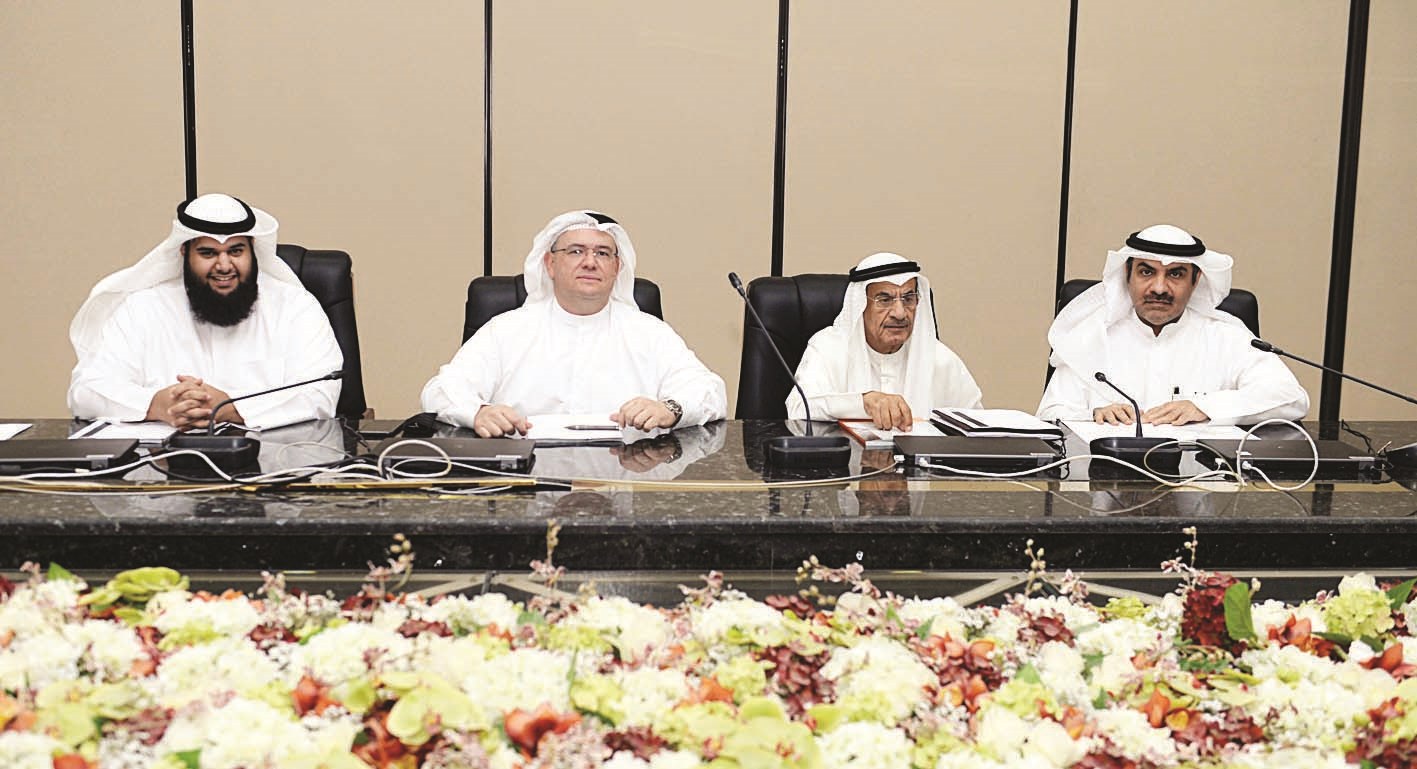 u0627u0644u0623u064au0648u0628 u0645u062au062du062fu062bu0627u064b u0625u0644u0649 u0627u0644u0645u0633u0627u0647u0645u064au0646 b  (u062au0635u0648u064au0631 u0632u0643u0631u064au0627 u0639u0637u064au0629)