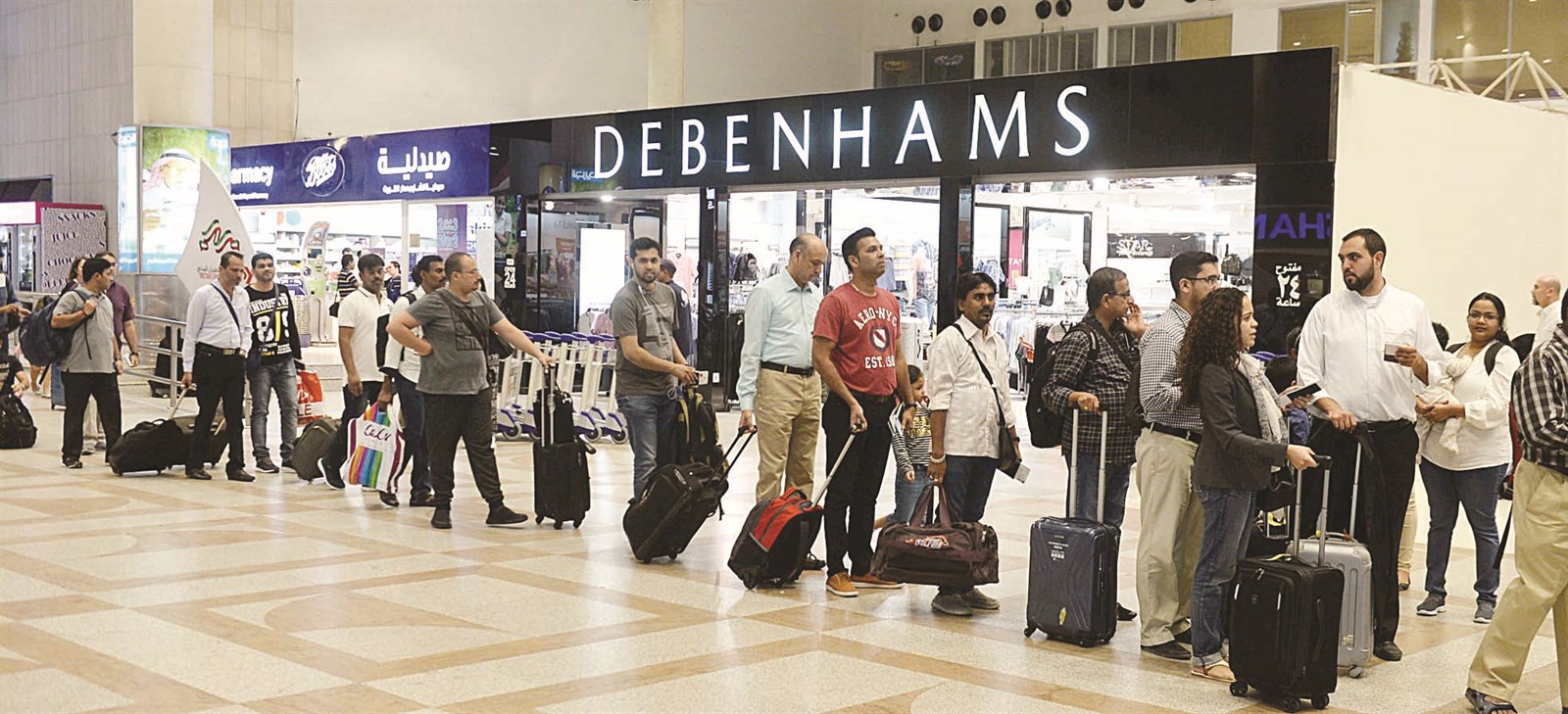 طابور المسافرين...بكل لغات العالم