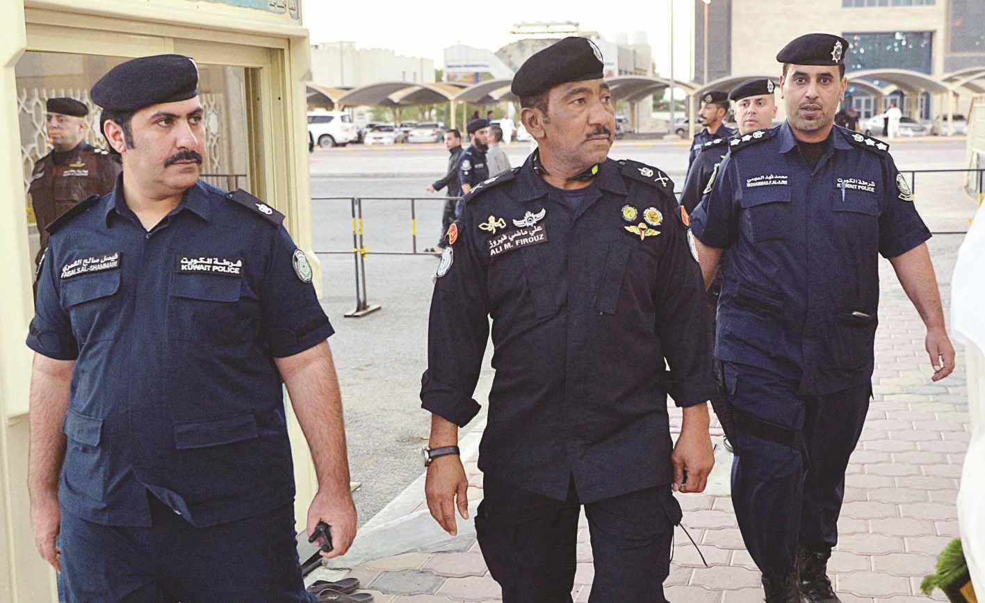 قيادات أمنية تتابع عمليات تأمين المصلين