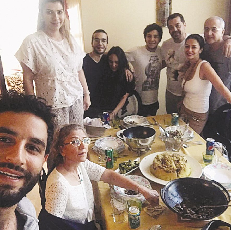 u0623u0635u0627u0644u0629 u0645u0639 u0627u0633u0631u062au0647u0627 u0648u0632u0648u062cu0647u0627 u0641u064a u0627u0644u0642u0627u0647u0631u0629