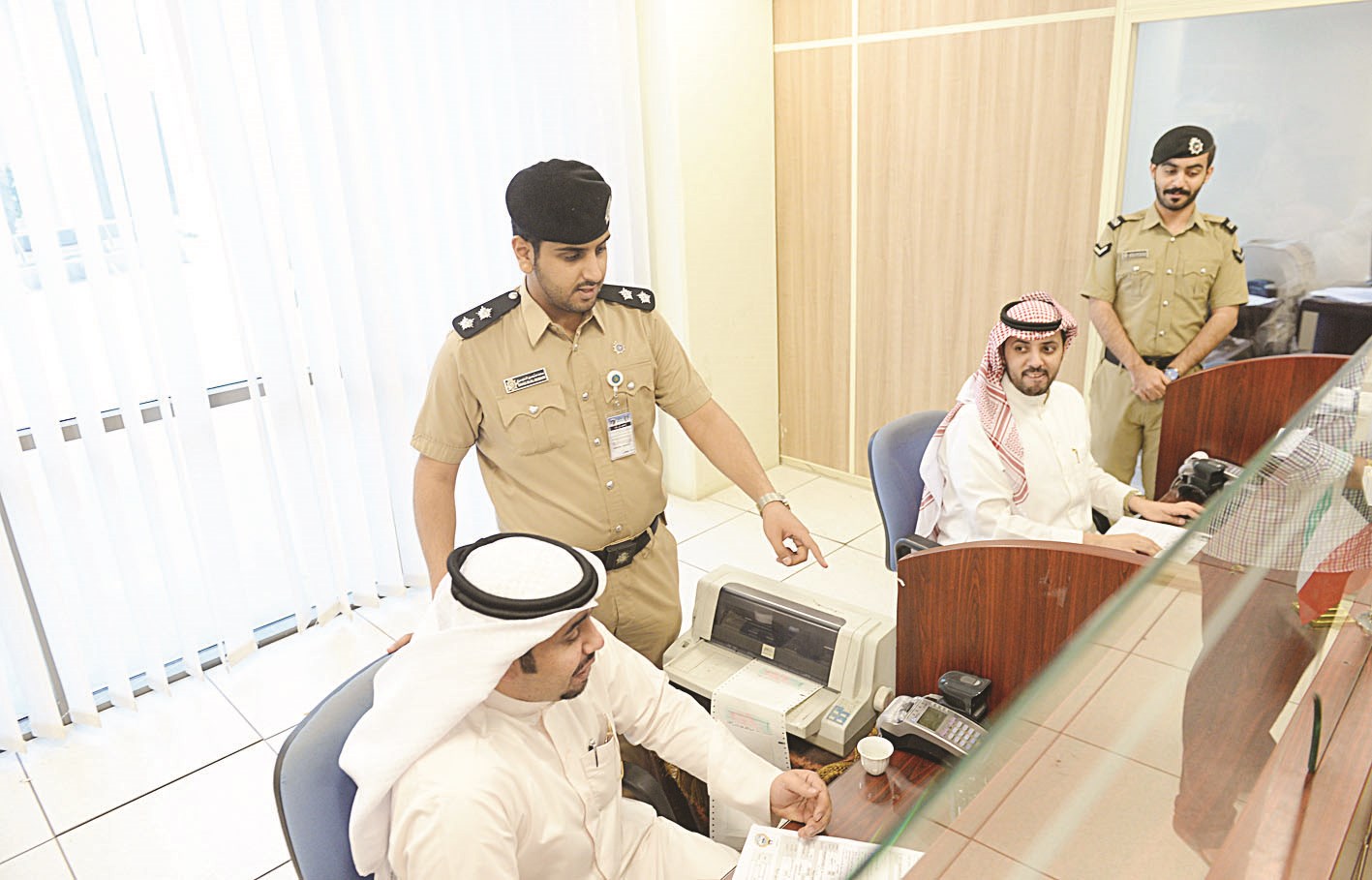 u0636u0627u0628u0637 u064au062au0627u0628u0639 u0625u062cu0631u0627u0621u0627u062a u0627u0644u0639u0645u0644 u0641u064a u0627u0644u0641u0631u0648u0627u0646u064au0629 (u062au0635u0648u064au0631 u0632u0643u0631u064au0627 u0639u0637u064au0629)