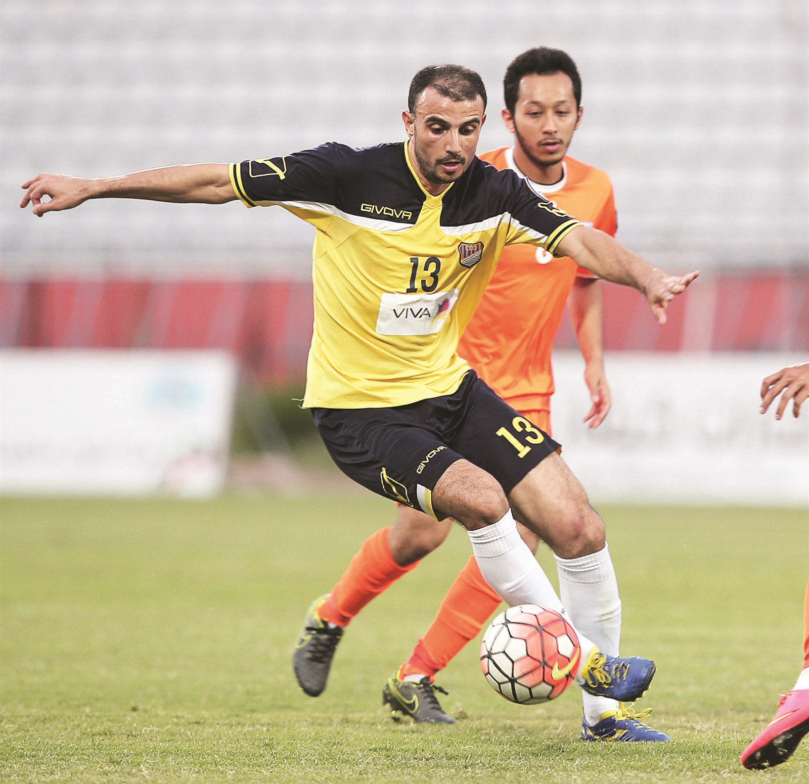 u0645u0647u062fu064a u0628u0646 u062du0631u0628 u0641u064a u0645u0647u0645u0629 u0645u062eu062au0644u0641u0629            (u0627u0644u0623u0632u0631u0642 u062fu0648u062a u0643u0648u0645)