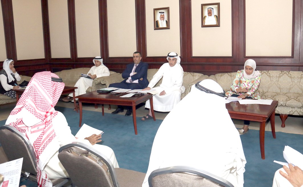 u0627u0633u062au0645u0627u0639 u0625u0644u0649 u0623u0633u0626u0644u0629 u0627u0644u0645u0633u0627u0647u0645u064au0646 (u062au0635u0648u064au0631 u0628u0633u0627u0645 u0632u064au062fu0627u0646)