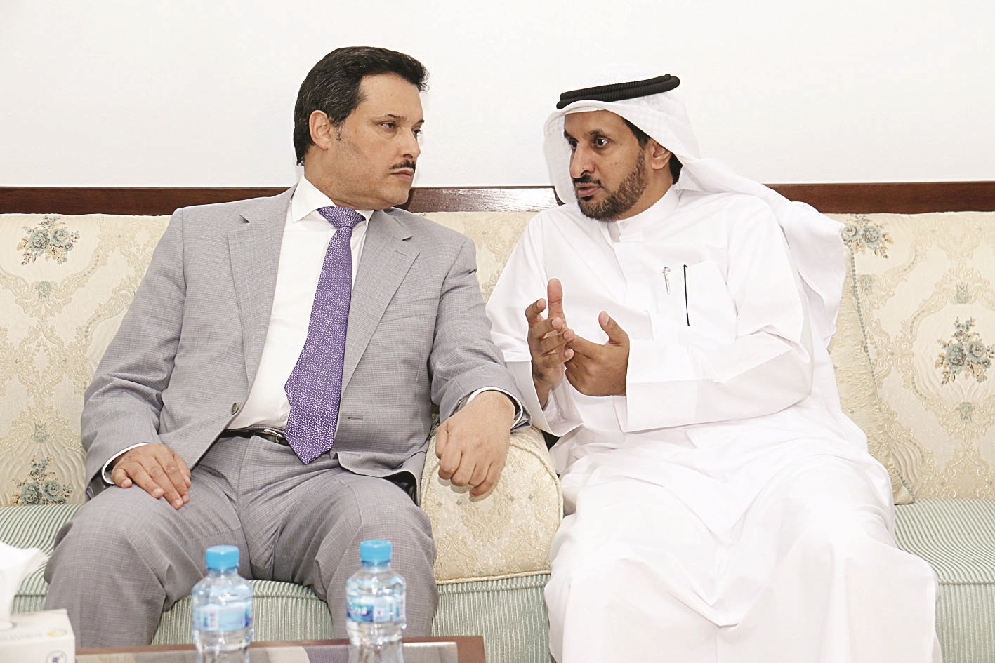 حديث بين الحربي ومحمد المطيري