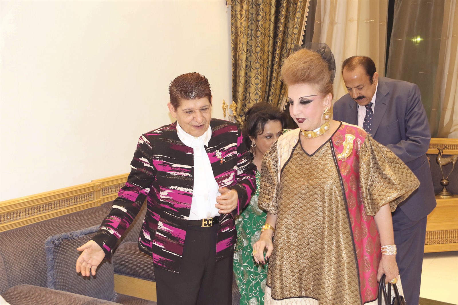 إحدى المهنئات