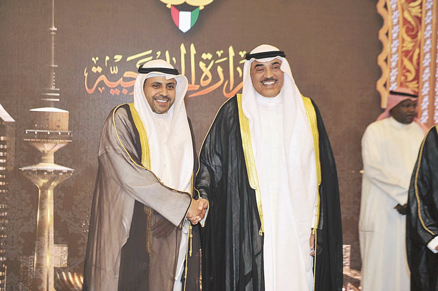 الخالد يتلقى التهنئة من الجبري