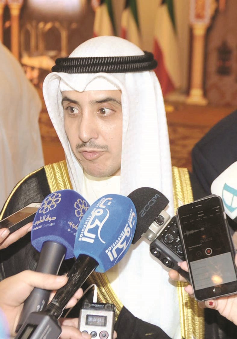 أحمد الناصر مصرحاً للصحافيين
