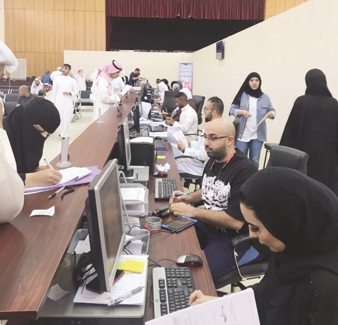 u0642u0641u0632u0629 u0625u0644u0643u062au0631u0648u0646u064au0629 u0641u064a u0635u0627u0644u0627u062a u0627u0644u062au0639u0644u064au0645 u0627u0644u062eu0627u0635