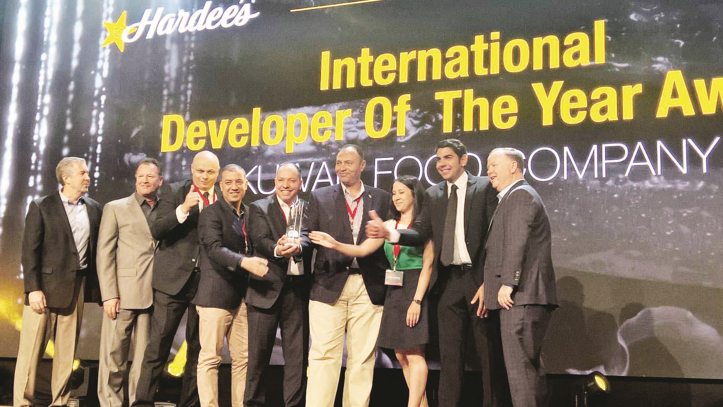 الاحتفاء بتحقيق أعلى المبيعات في العالم