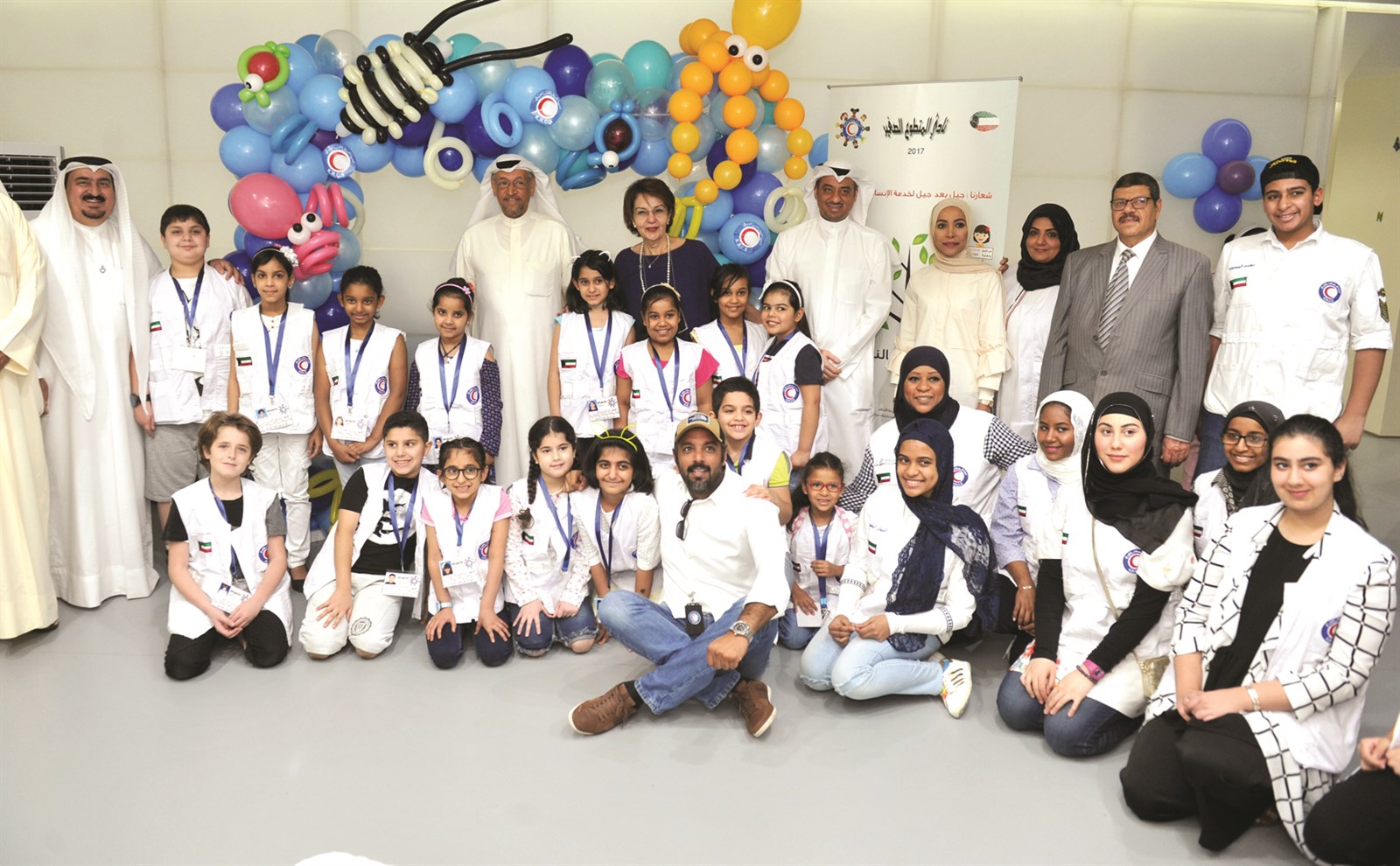 u0645u0647u0627 u0627u0644u0628u0631u062cu0633 u0648u0623u0646u0648u0631 u0627u0644u062du0633u0627u0648u064a u064au062au0648u0633u0637u0627u0646 u0645u062cu0645u0648u0639u0629 u0645u0646 u0623u0639u0636u0627u0621 u0646u0627u062fu064a u0627u0644u0645u062au0637u0648u0639 u0627u0644u0635u063au064au0631   (u062au0635u0648u064au0631 u0633u0639u062f u0647u0646u062fu0627u0648u064a)