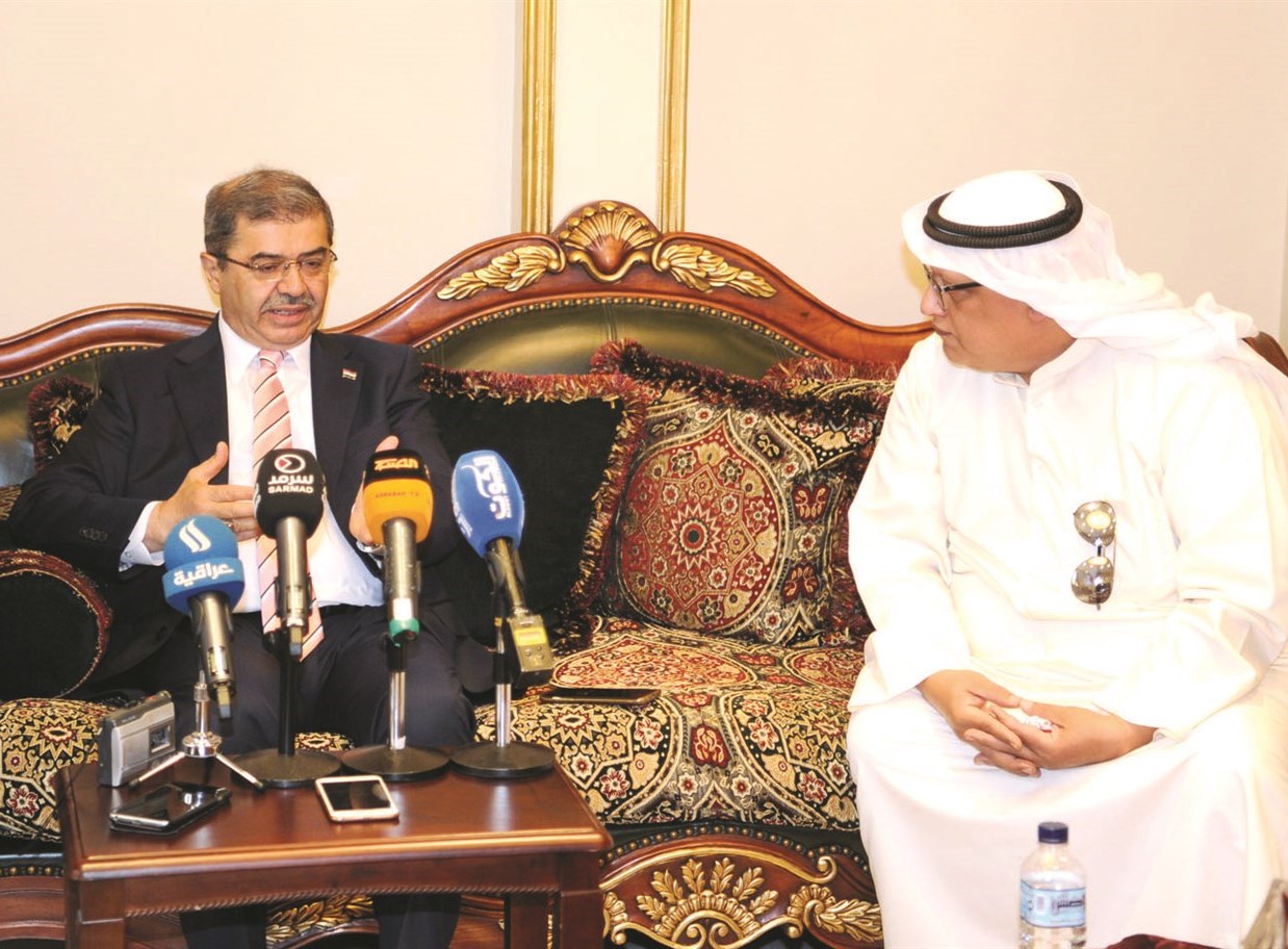 السفير الهاشمي متحدثاً للزميل خالد الشرقاوي