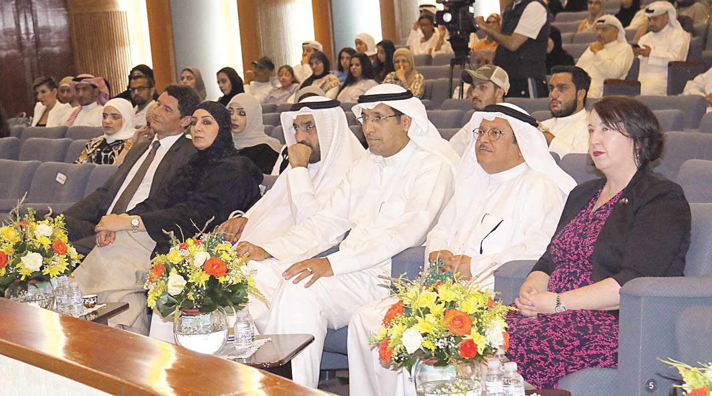 مقدم الحضور في اللقاء