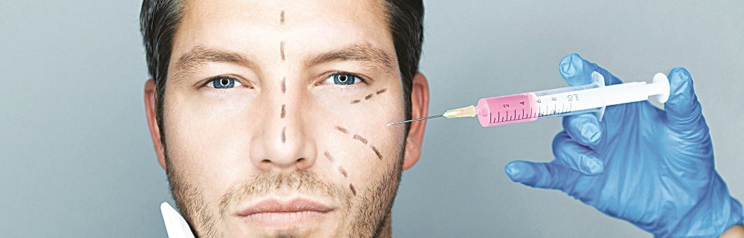 الرجل اقتحم عالم التجميل