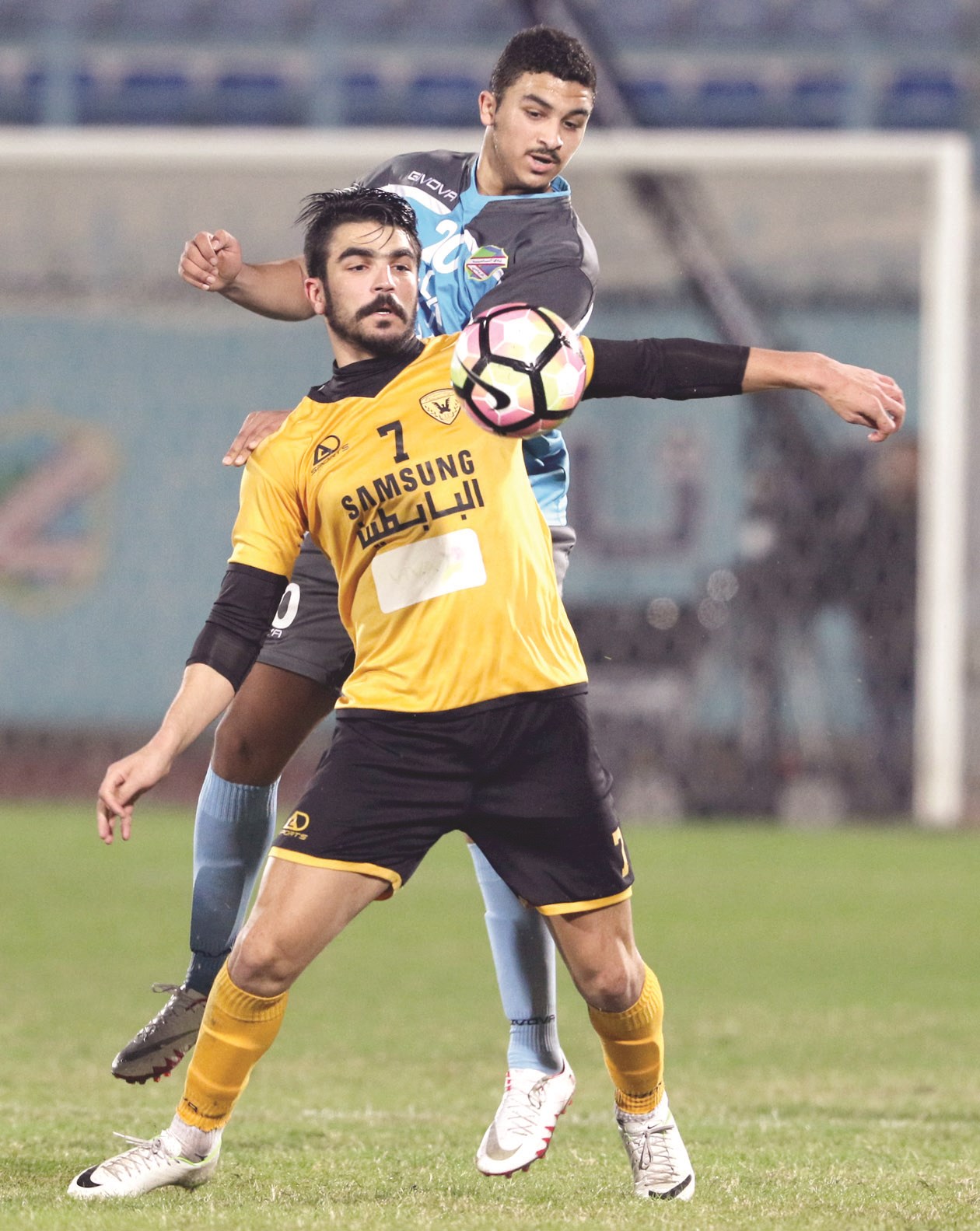 u0645u062du0645u062f u0627u0644u0647u0648u064au062fu064a... u0647u0644 u064au0631u062au062fu064a u00abu0627u0644u0623u0635u0641u0631u00bbu061f