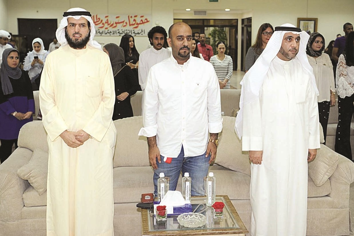 الدمخي والدلال في مقدم الحضور