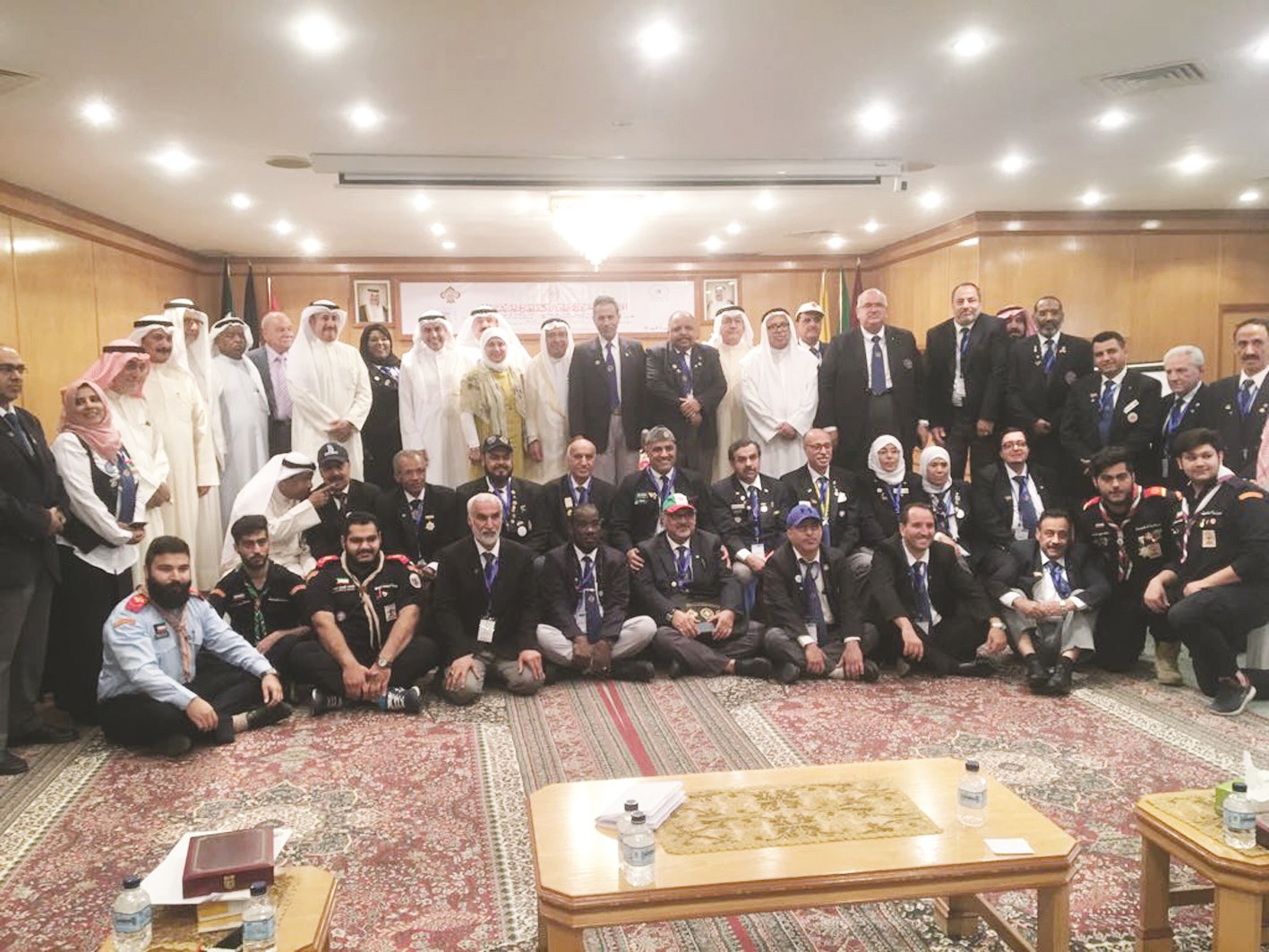 u0635u0648u0631u0629 u062cu0645u0627u0639u064au0629 u0644u0644u0645u0634u0627u0631u0643u064au0646 u0641u064a u0627u0644u0644u0642u0627u0621