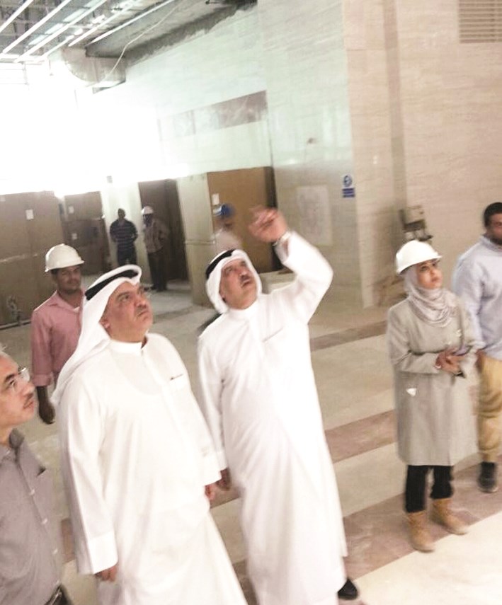 u0634u0644u0627u0634 u0648u063au0644u0648u0645 u0648u0627u0644u0636u064au0627u0641 u064au062au0641u0642u062fu0648u0646 u0627u0644u0639u0645u0644 u0641u064a u0627u0644u0645u0628u0646u0649