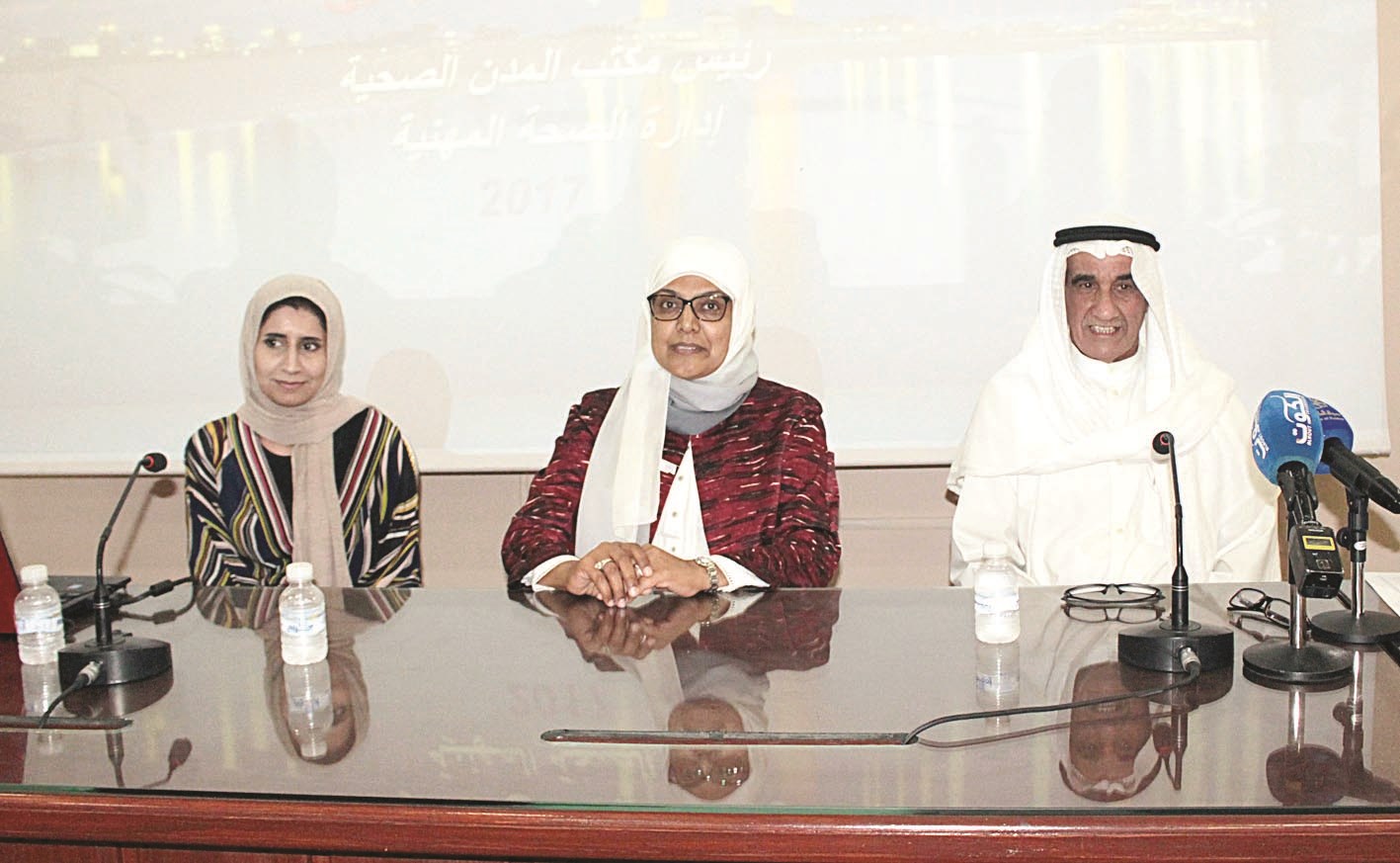 u0627u0644u0645u0634u0627u0631u064a u0645u062au062du062fu062bu0627u064b u0641u064a u0627u0644u0646u062fu0648u0629 u0648u0625u0644u0649 u062cu0648u0627u0631u0647 u0627u0644u064au062du064au0649 u0648u0627u0644u0639u062bu0645u0627u0646 (u062au0635u0648u064au0631 u0643u0631u0645 u0630u064au0627u0628)