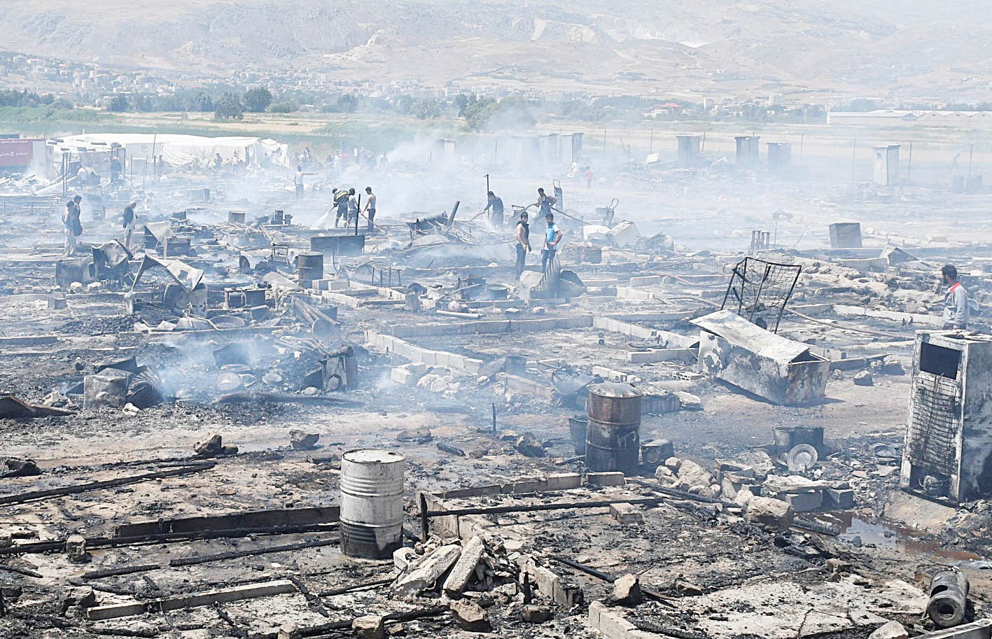 u0627u0644u062du0631u064au0642 u0623u062au0649 u0639u0644u0649 u062eu064au0627u0645 u0627u0644u0646u0627u0632u062du064au0646 u0627u0644u0633u0648u0631u064au064au0646 u0641u064a u0642u0628 u0627u0644u064au0627u0633 u0628u0627u0644u0628u0642u0627u0639 u0634u0631u0642 u0644u0628u0646u0627u0646 (u0631u0648u064au062au0631u0632)