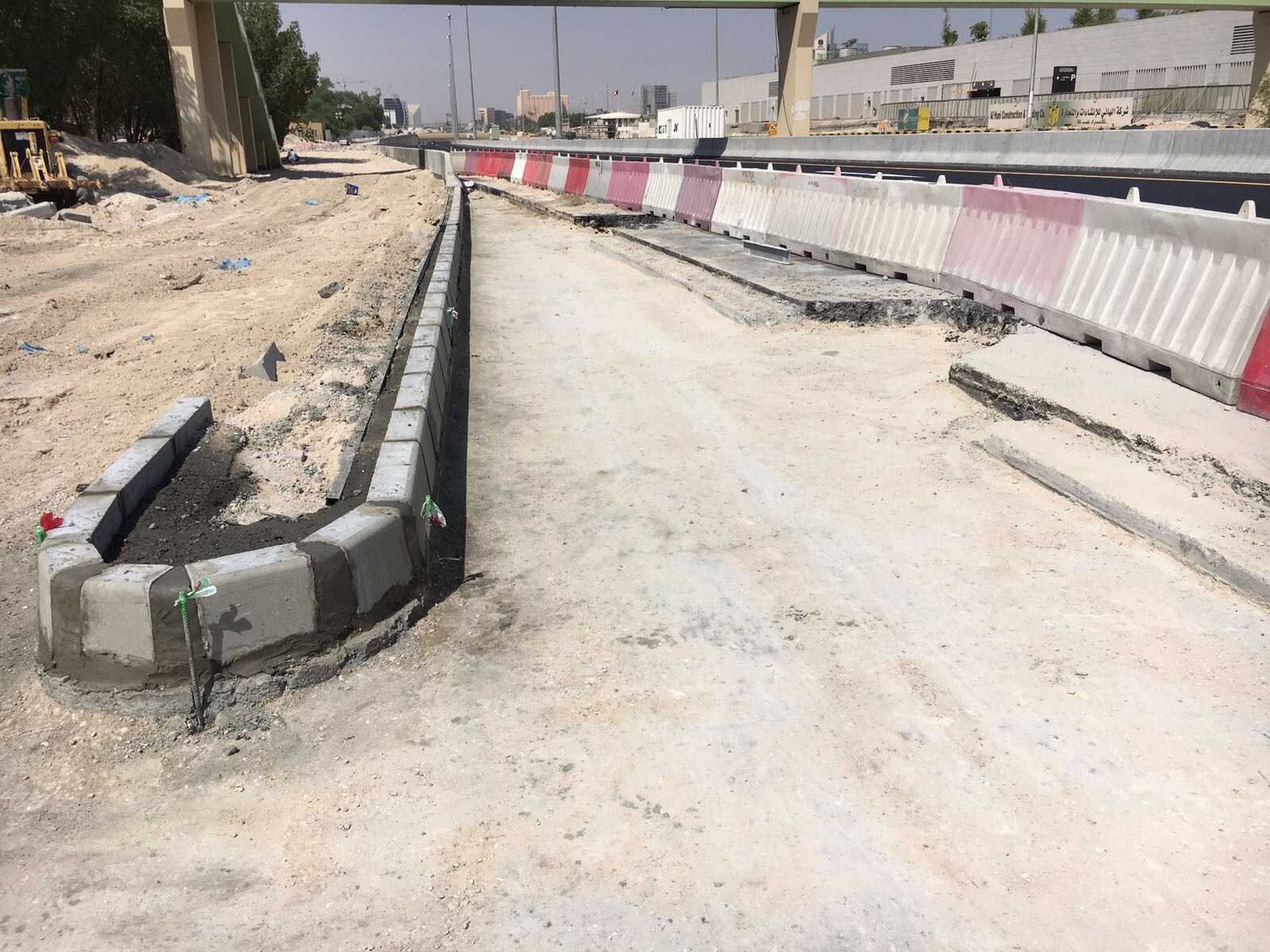 أعمال التوسعة في مدخل دوار الجهراء