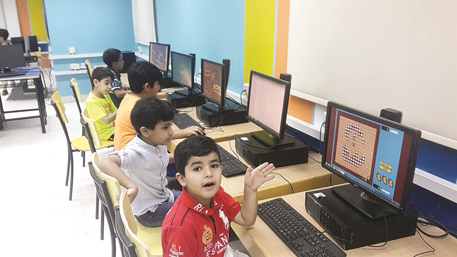 نشاط الحاسوب أحد أهم الأنشطة في الأندية المدرسية المسائية