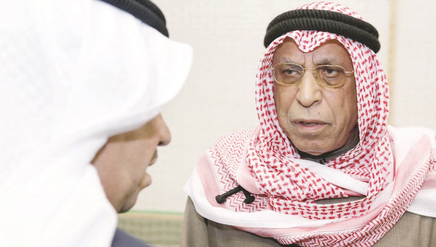 u0639u0628u062fu0627u0644u0631u0632u0627u0642 u0645u0639u0631u0641u064a u0641u064a u062du062fu064au062b u0645u0639 u0631u0626u064au0633 u0627u0644u0646u0627u062fu064a u0627u0644u0639u0631u0628u064a u062cu0645u0627u0644 u0627u0644u0643u0627u0638u0645u064a  (u0627u0644u0623u0632u0631u0642 u062fu0648u062a u0643u0648u0645)