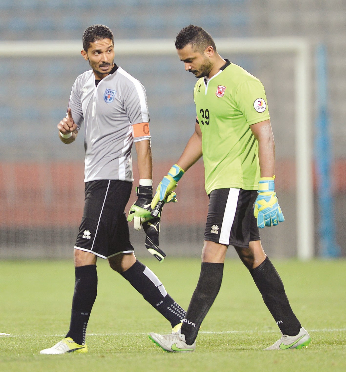 u0634u0647u0627u0628 u0648u062du0633u064au0646 u0643u0646u0643u0648u0646u064a... u0623u0645u0627u0645 u0645u0641u062au0631u0642 u0637u0631u0642             (u0627u0644u0623u0632u0631u0642 u062fu0648u062a u0643u0648u0645)