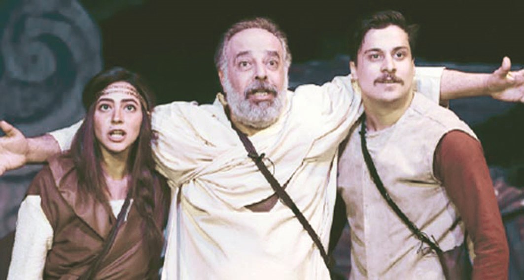 u0645u0634u0647u062f u0645u0646 u0627u0644u0639u0631u0636 u0627u0644u0645u0633u0631u062du064a u00abu064au0648u0645 u0623u0646 u0642u062au0644u0648u0627 u0627u0644u063au0646u0627u0621u00bb