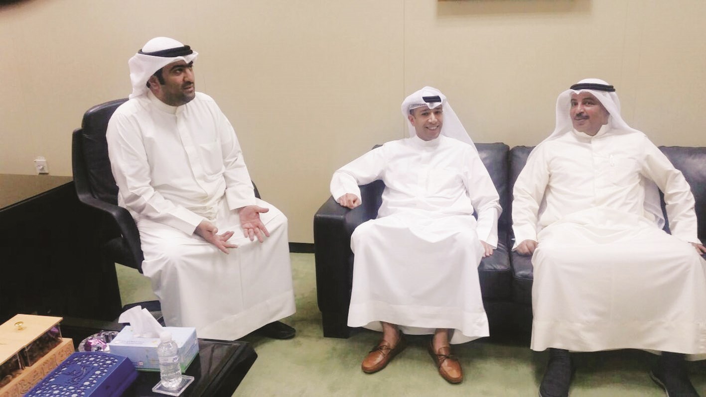 u0627u0644u0631u0648u0636u0627u0646 u0645u0647u0646u0626u0627u064b u0627u0644u0641u0627u0631u0633 (u062au0635u0648u064au0631 u0637u0627u0631u0642 u0639u0632u0627u0644u062fu064au0646)