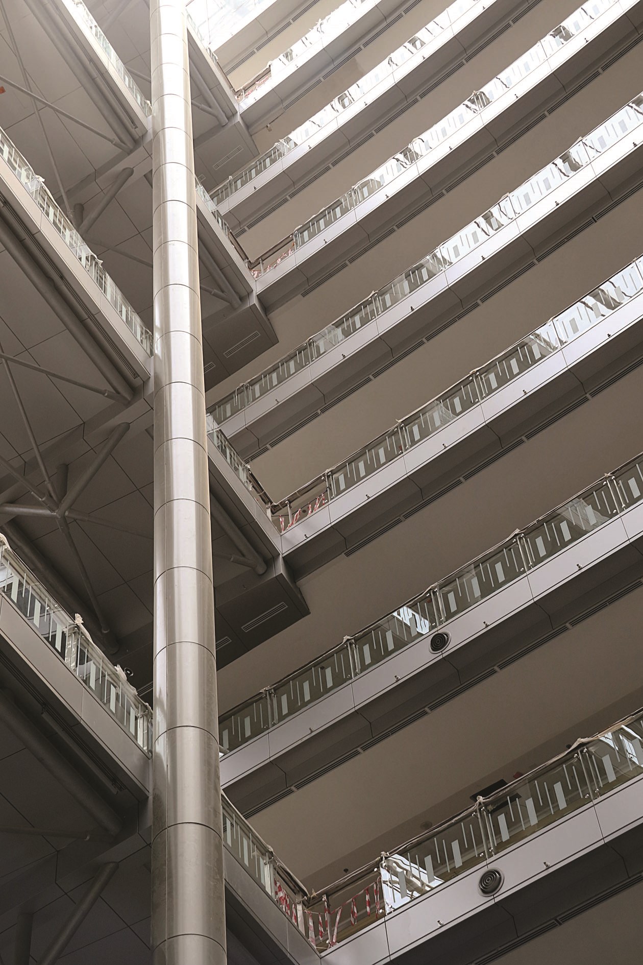 المبنى من الداخل