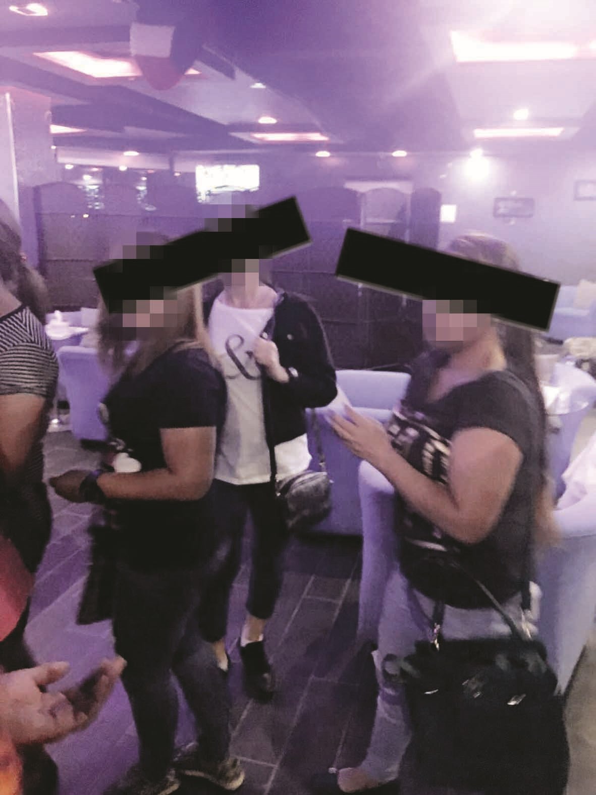 ....ومجموعة أخرى من العاملات