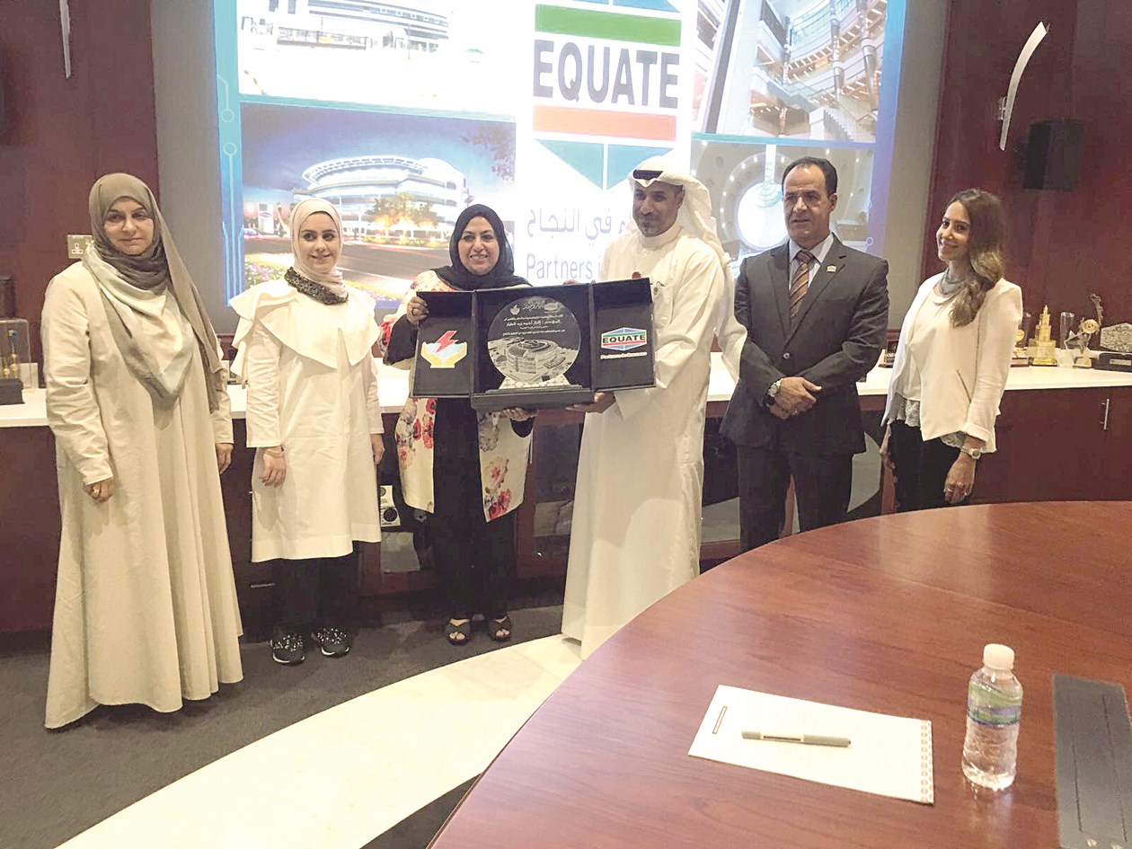 u0645u0633u0624u0648u0644u0648 u00abu0625u064au0643u0648u064au062au00bb u064au0643u0631u0645u0648u0646 u0627u0644u0637u064au0627u0631