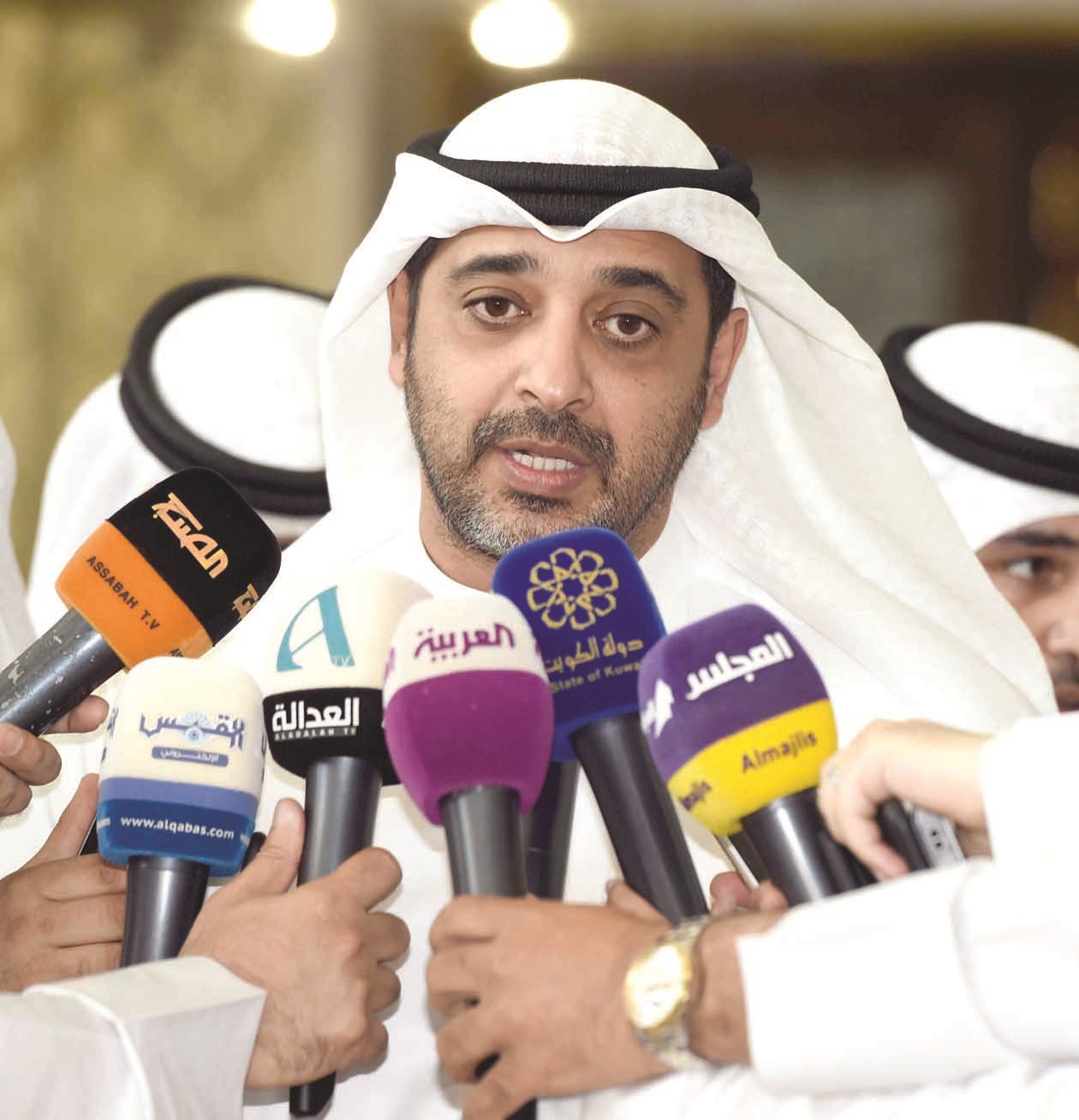 العبدالله يتحدث للصحافيين
