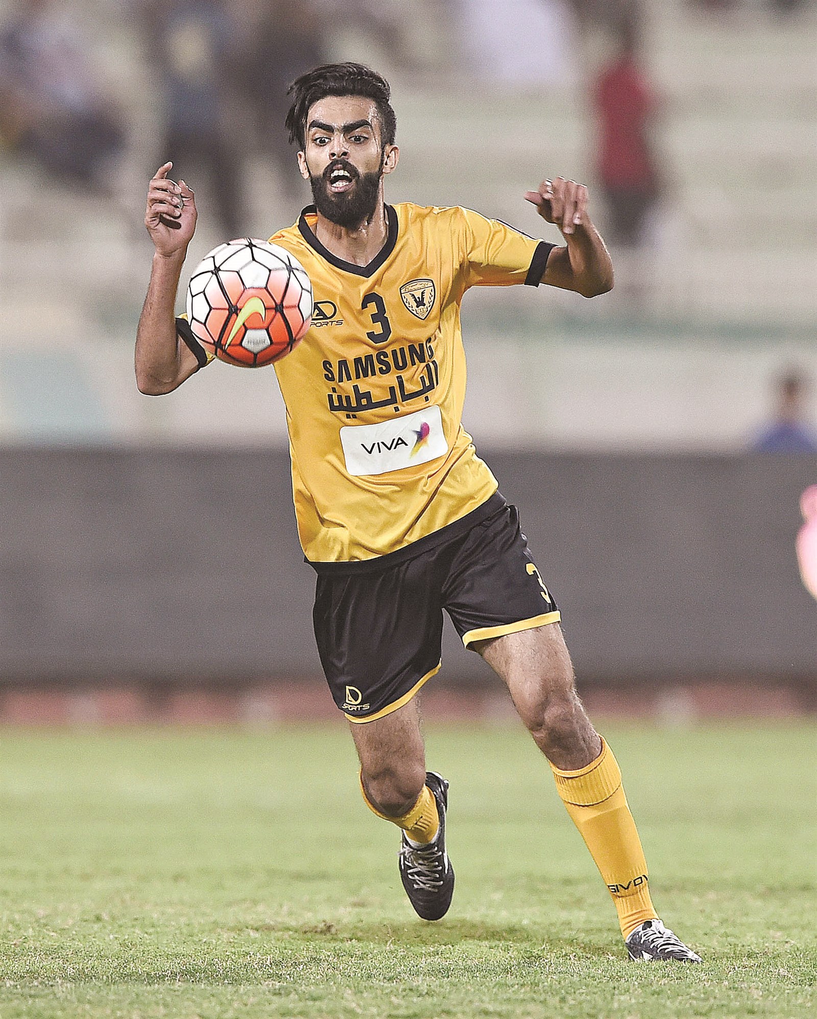 u0623u062du0645u062f u0627u0644u0638u0641u064au0631u064a u064au0639u0648u062f u0625u0644u0649 u00abu0627u0644u0623u0635u0641u0631u00bb