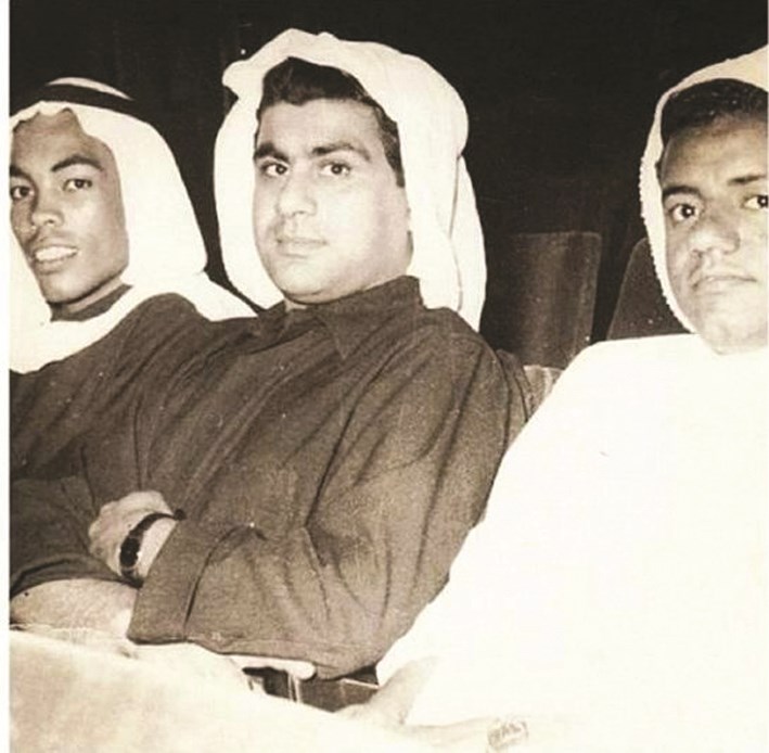 لقطة لعبدالحسين مع غانم الصالح وسعد الفرج