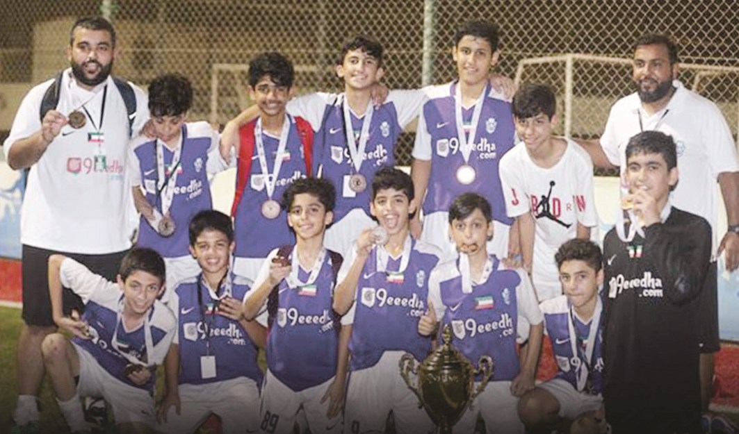 u0635u0648u0631u0629 u062cu0645u0627u0639u064au0629 u0644u0644u0641u0631u064au0642 u0639u0642u0628 u062au062au0648u064au062cu0647