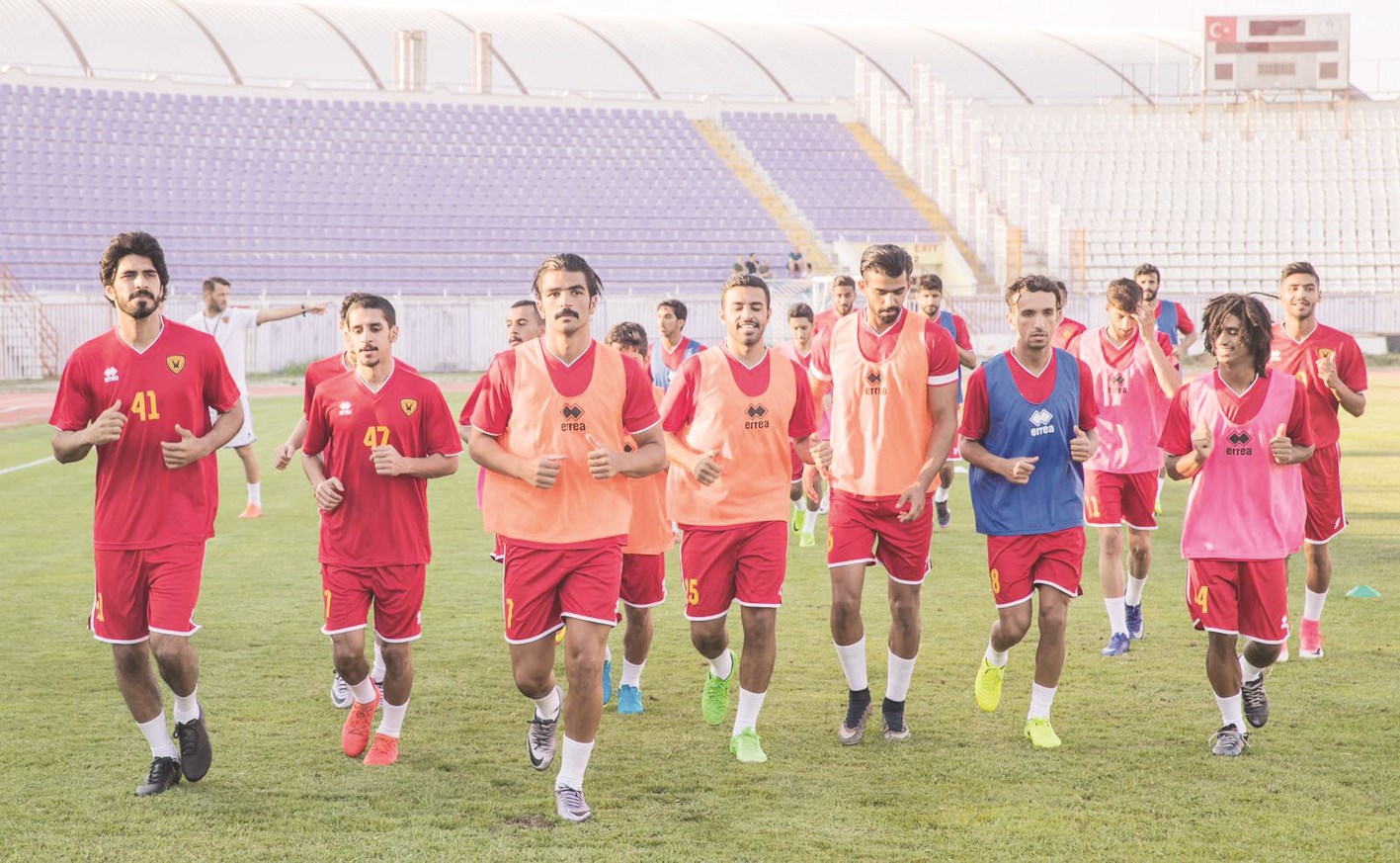 u0644u0627u0639u0628u0648 u00abu0627u0644u0623u0635u0641u0631u00bb u064au062au062fu0631u0628u0648u0646 u0641u064a u0627u0633u0637u0646u0628u0648u0644      (u062au0635u0648u064au0631 u0645u062du0645u062f u0639u0648u0636 - u0627u0644u0645u0631u0643u0632 u0627u0644u0625u0639u0644u0627u0645u064a u0644u0646u0627u062fu064a u0627u0644u0642u0627u062fu0633u064au0629)