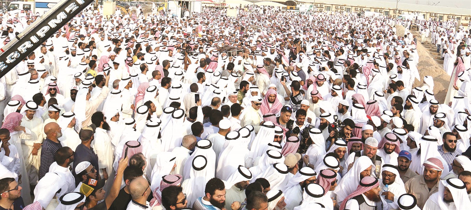 u062du0634u0648u062f u0643u0628u064au0631u0629 u0634u064au0639u062a u0634u0647u064au062fu064a u0627u0644u0643u0648u064au062a u0625u0644u0649 u0645u062bu0648u0627u0647u0645u0627 u0627u0644u0623u062eu064au0631    (u062au0635u0648u064au0631 u0623u0633u0639u062f u0639u0628u062fu0627u0644u0644u0647 u0648u0632u0643u0631u064au0627 u0639u0637u064au0629 u0648u0646u0627u064au0641 u0627u0644u0639u0642u0644u0629 u0648u0628u0633u0627u0645 u0632u064au062fu0627u0646)