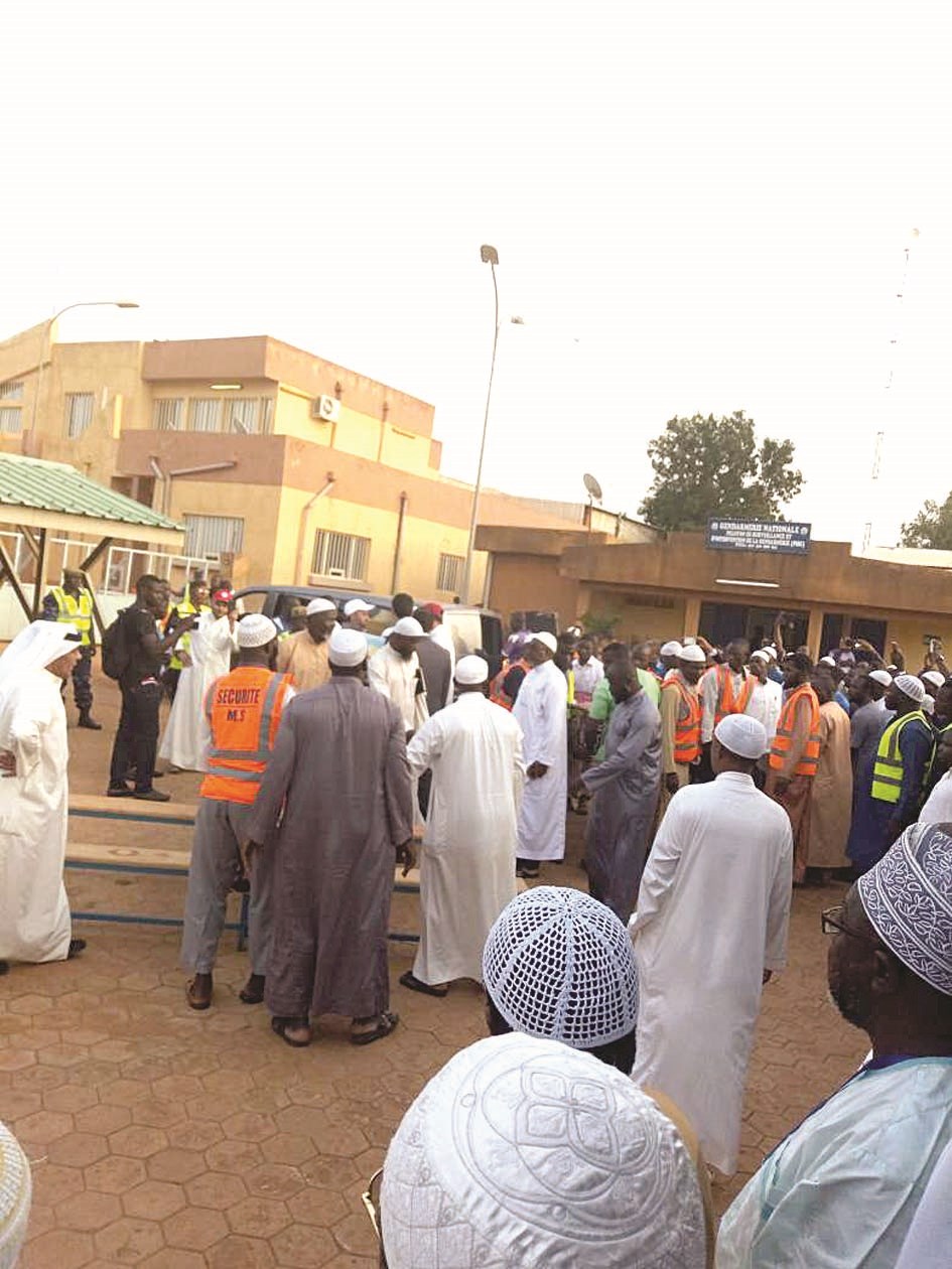 أجواء الحزن سيطرت على مودعي الشهيدين من أهالي بوركينا فاسو